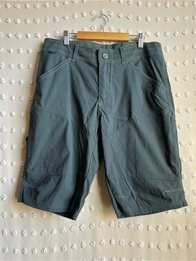 Kuhl Men’s Renegade Short Cargo 12” Inseam Sz 32 Charcoal Grey